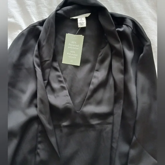 NWT H&M - Long-Sleeve Black Blouse! - Picture 5 of 5